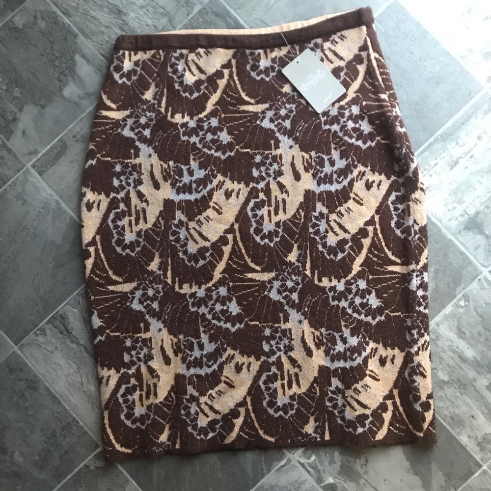 ✨Anthropologie Sparrow Brown Motif Knit Skirt✨ - Picture 4 of 7